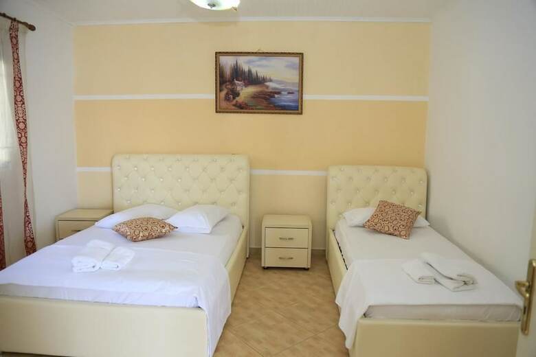 Aparthotel Qeparo Napolon Complex