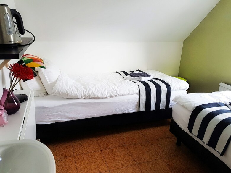 Hostal Refurinn Reykjavik Guesthouse