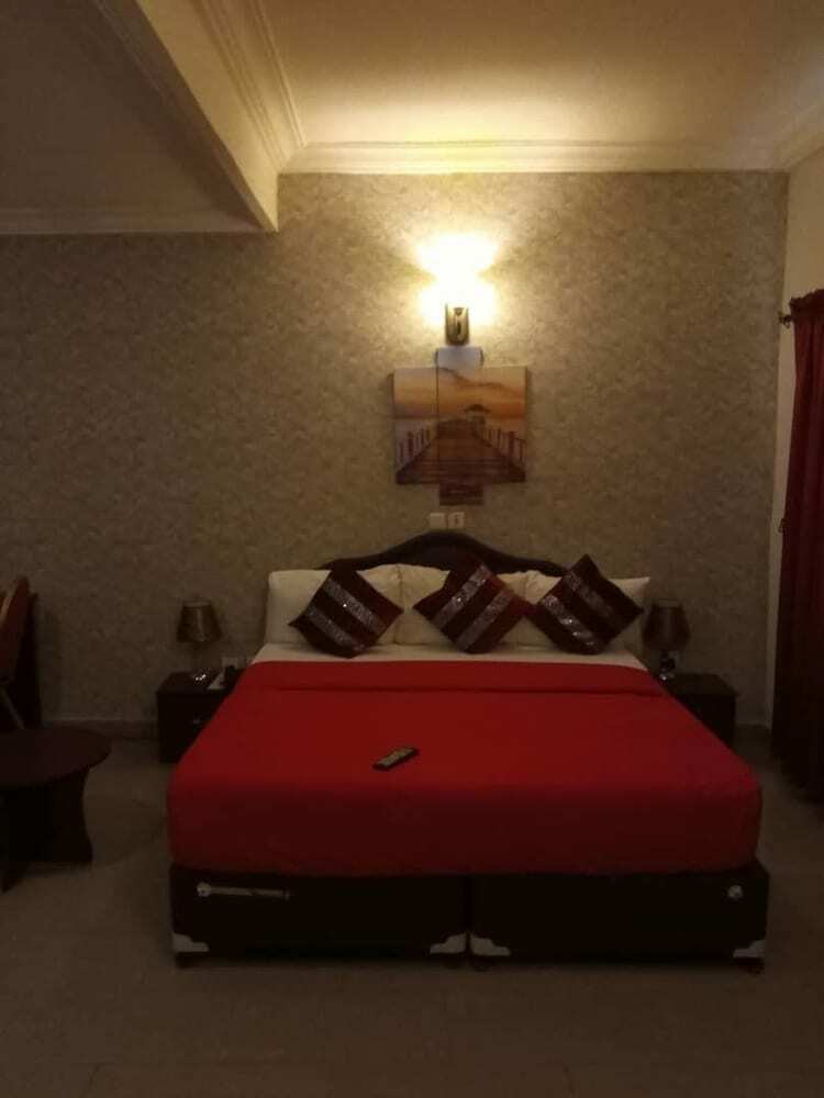 Commordore Hotel