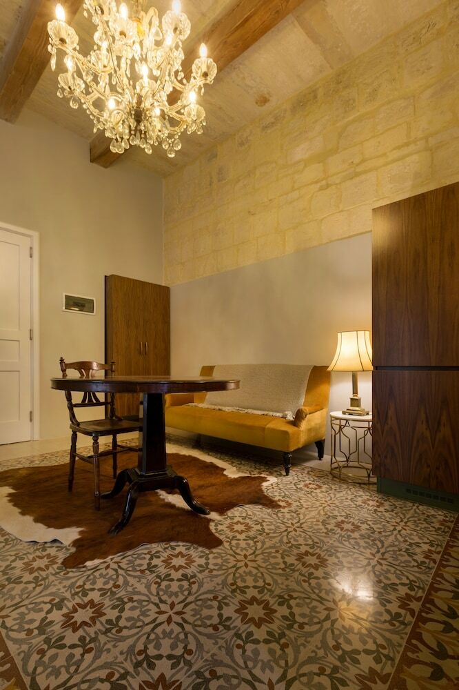 Apartamentos Sally Port Suites