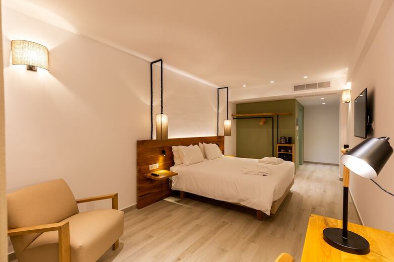 Eleals Hotel