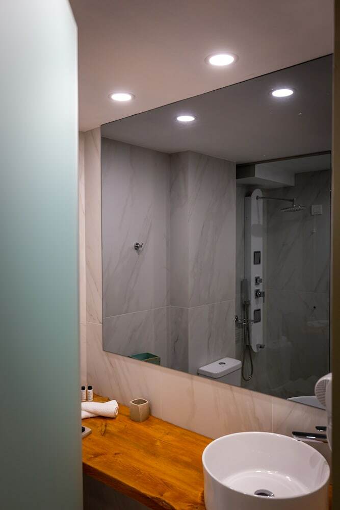Eleals Hotel