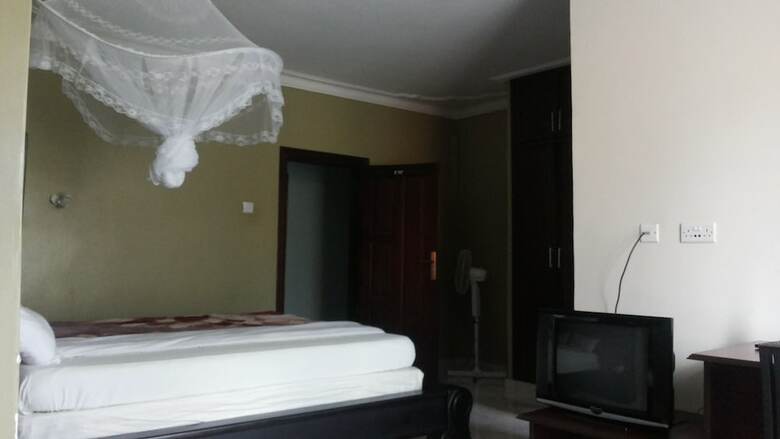 Pauline Hotel