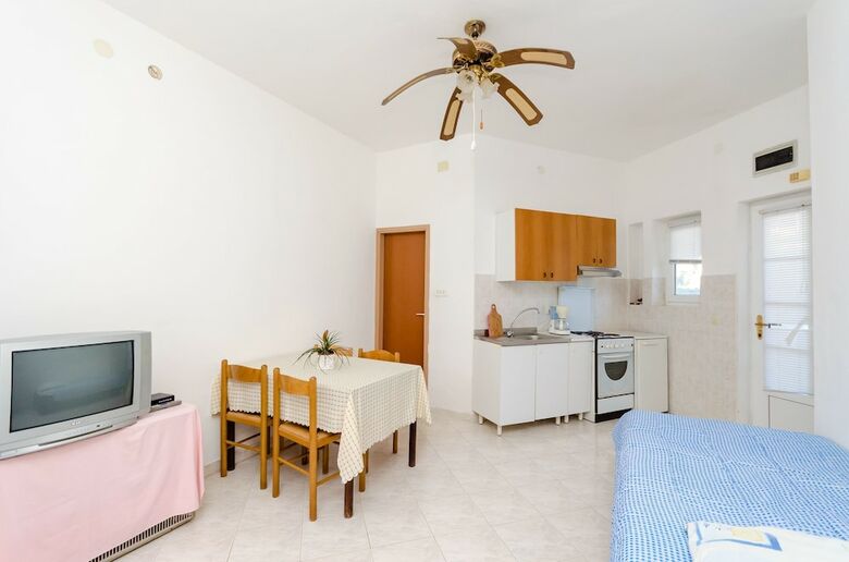 Apartments Danilo