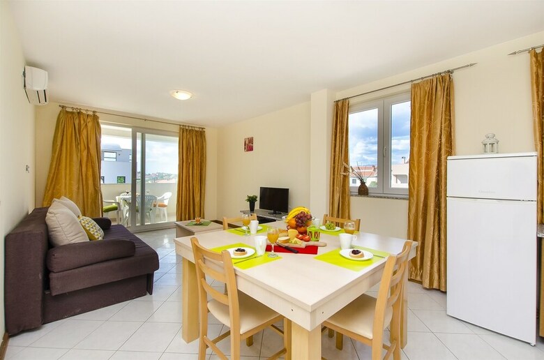 Apartments Glavan