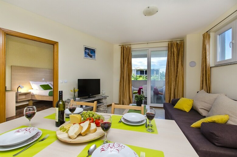 Apartments Glavan