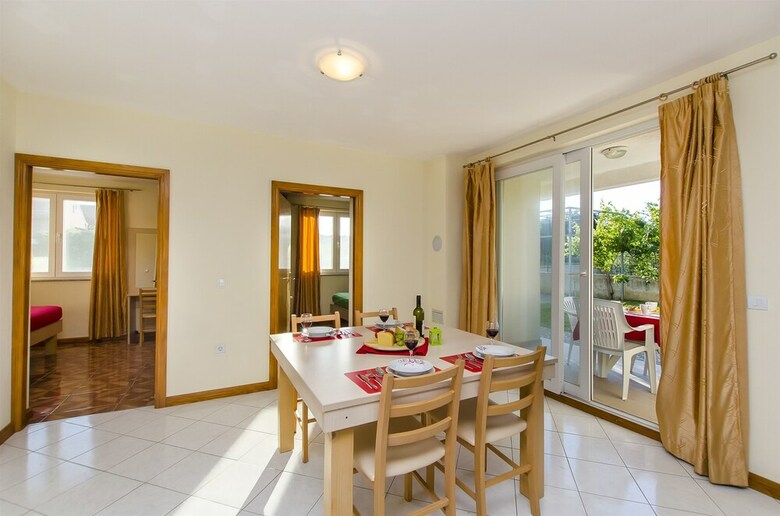 Apartments Glavan