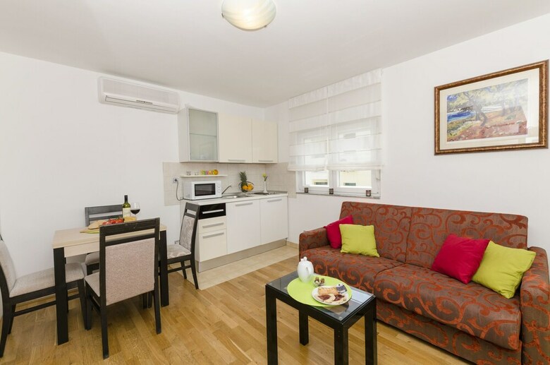Apartments Maja