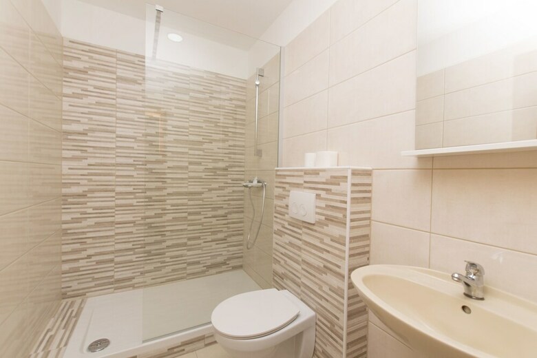 Apartments And Room Central Position