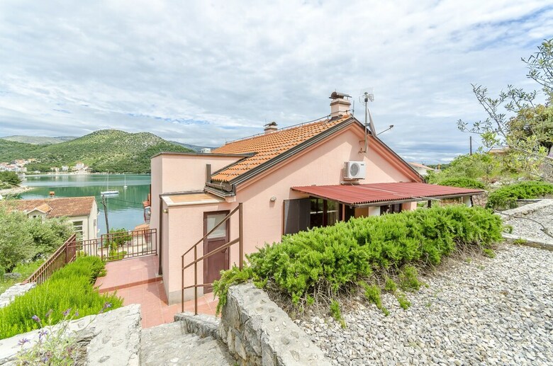 Apartment Tunjara