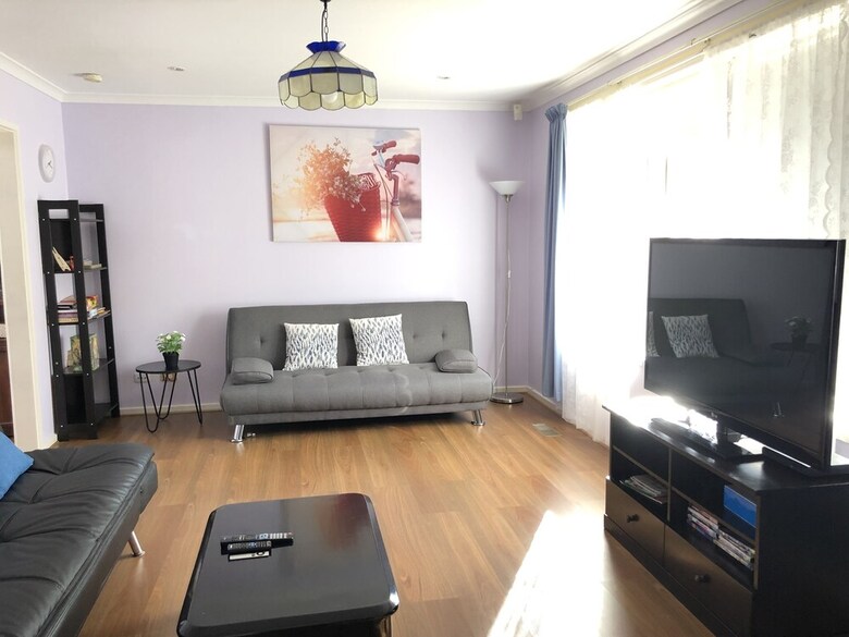 Canberra Entire House 3 Bedroom