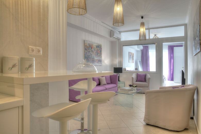 Downtown Glyfada Smart Apartment