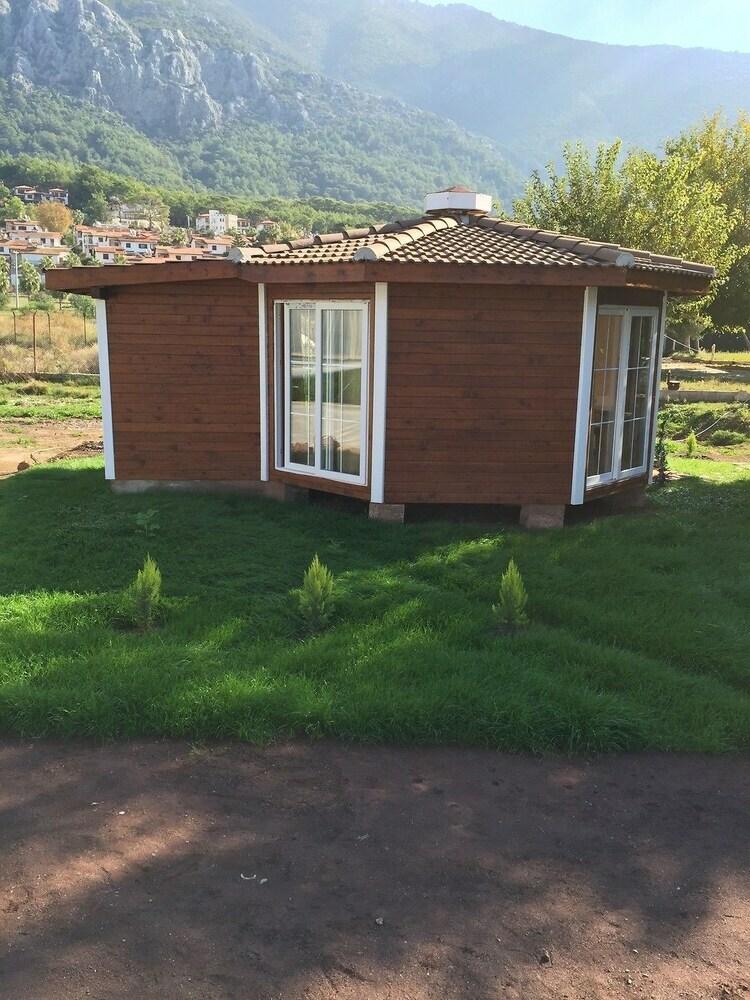 Pension Ada Pansiyon Karaoz