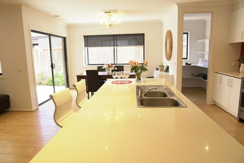 7 Bedrooms House For Big Group