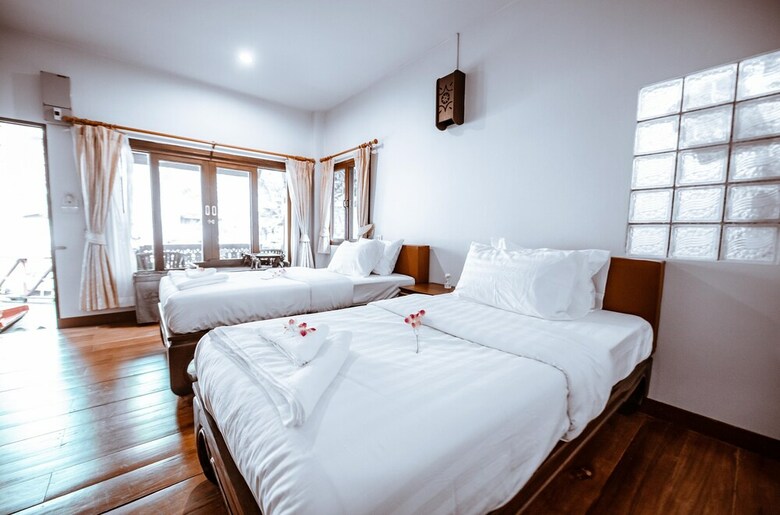 Hotel Vila Villa Resort In Town