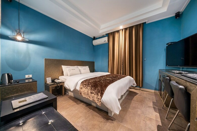 Blixx Hotel