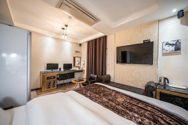 Blixx Hotel
