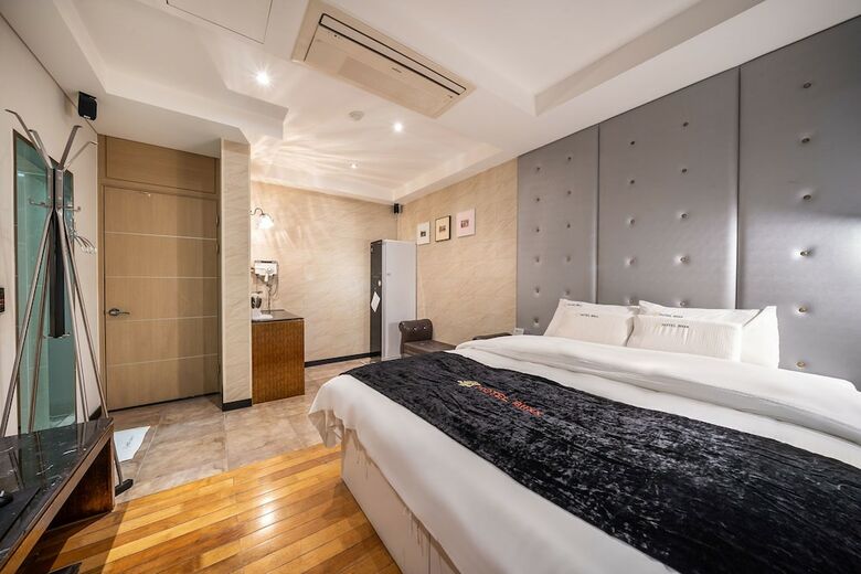 Blixx Hotel
