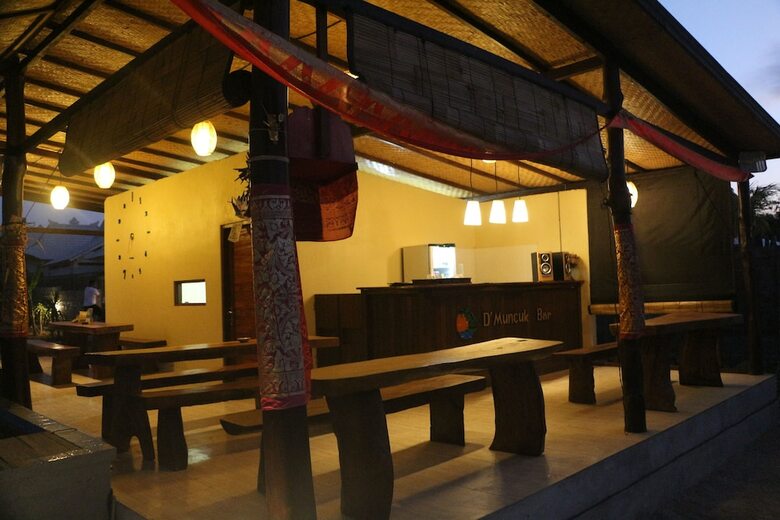 Bed & Breakfast D'muncuk Huts Lembongan
