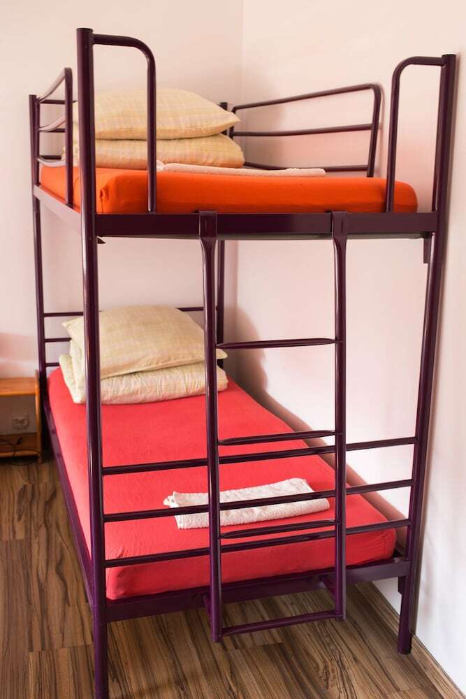 Hostal Nearby Airport Hostel
