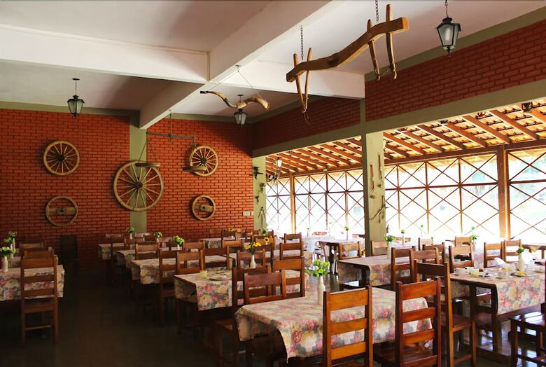Estancia Park Hotel