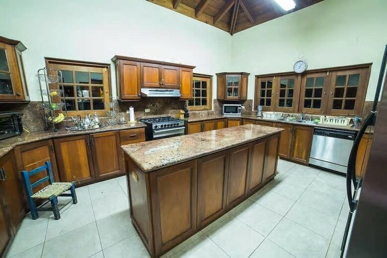 8br 9ba Barranca Villa By Asvr