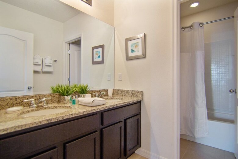 5br Pool Home W Gameroom