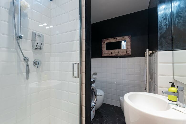 Art Gallery Apartment In Florence