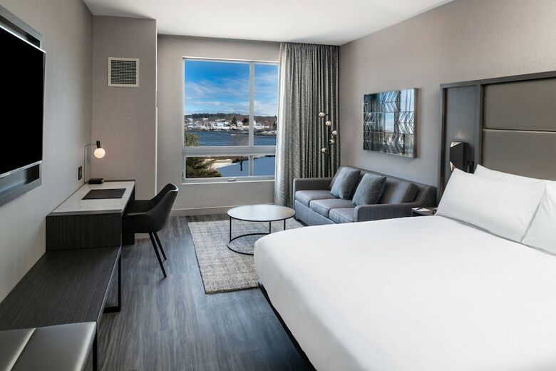AC Hotel By Marriott Portsmouth