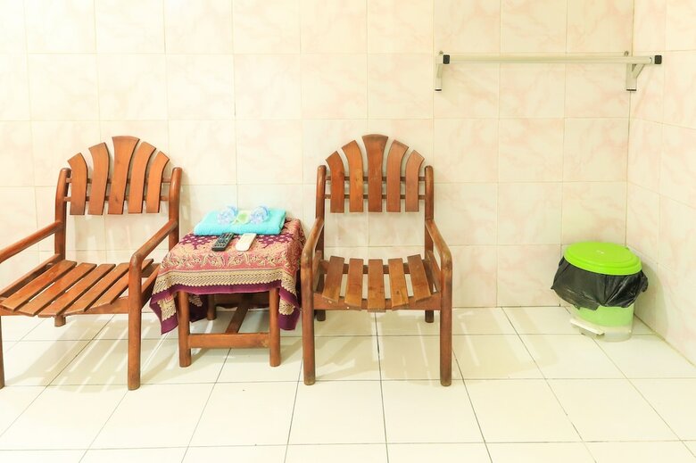 Hotel Dharmawati Homestay