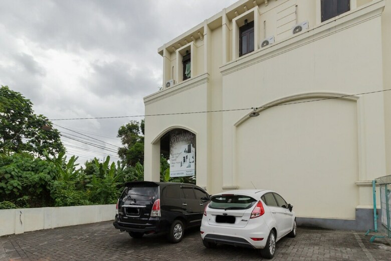 Hotel Reddoorz @ Malalayang 2 Manado