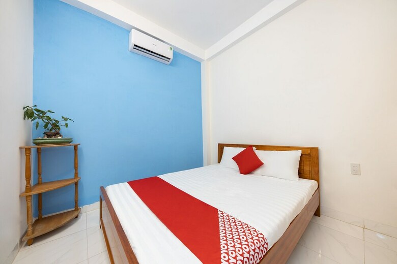 Hotel Oyo 223 May House