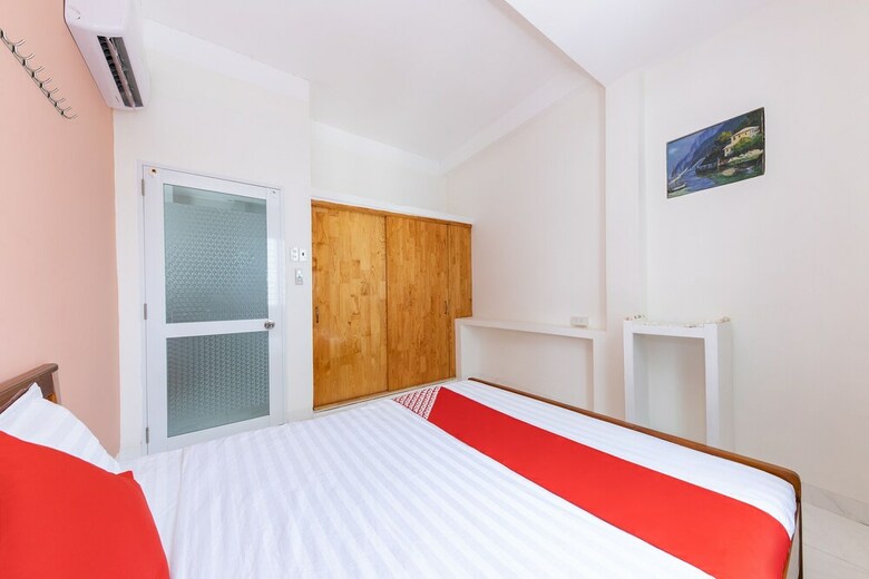 Hotel Oyo 223 May House