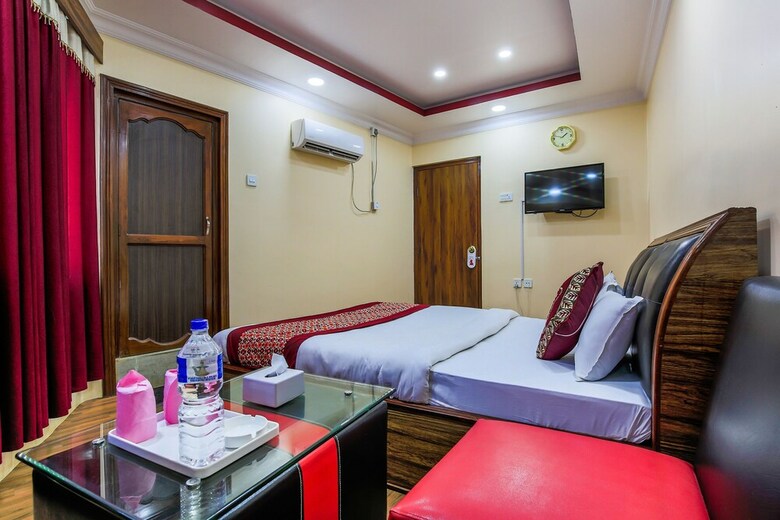 Oyo 408 Hotel Taj