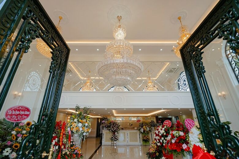 Vincent Halong Hotel