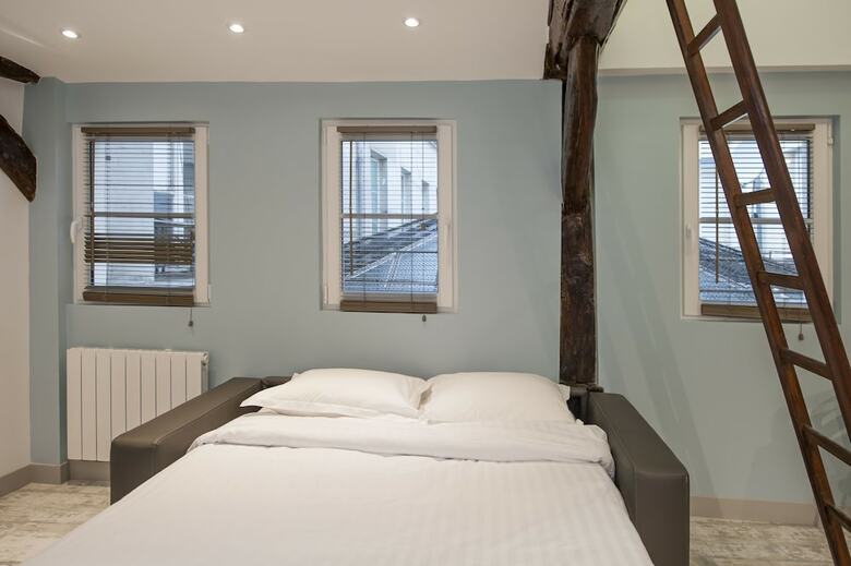 Pick A Flat's Marais Meslay Apartment