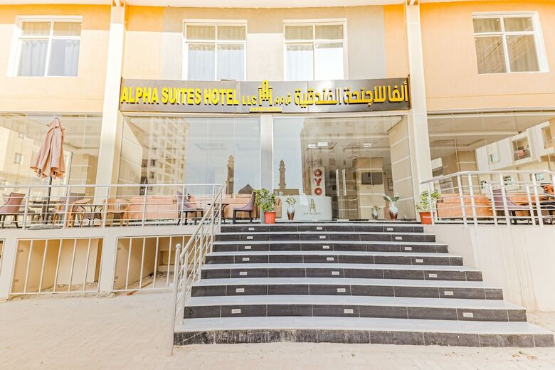 Hotel Oyo 102 Alpha Suites