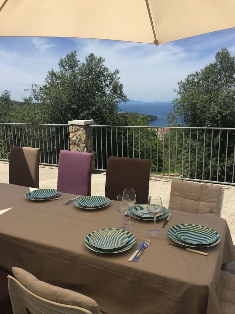 Villa Rosa Di Maggio