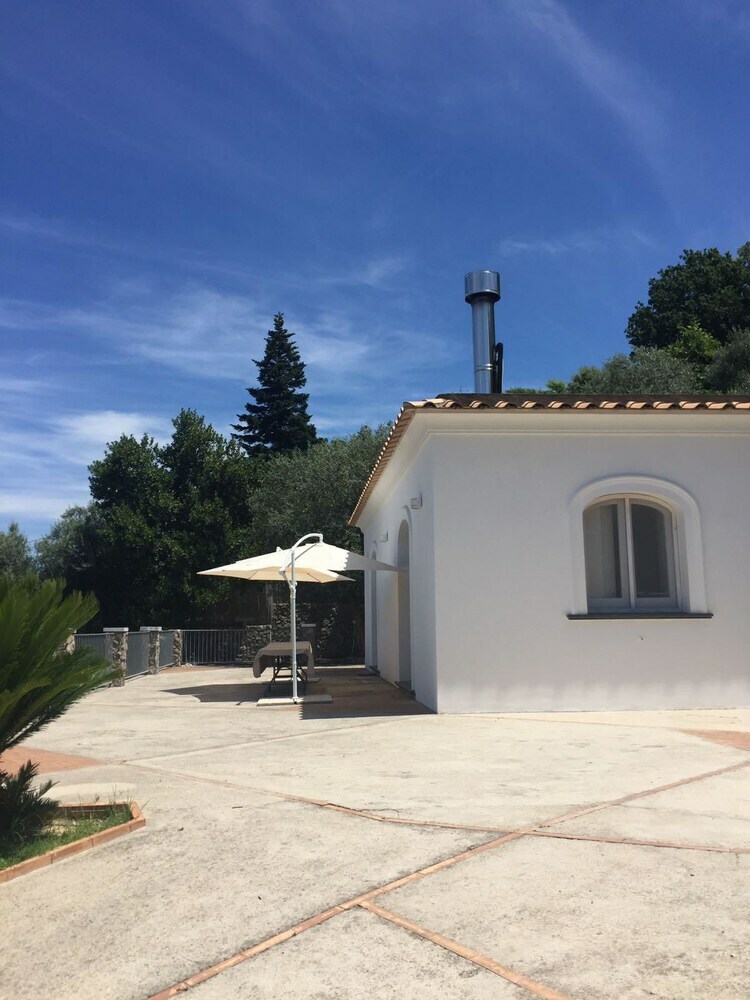 Villa Rosa Di Maggio