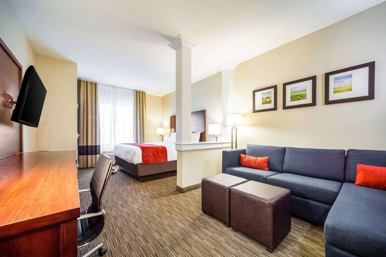 Hotel Comfort Inn & Suites
