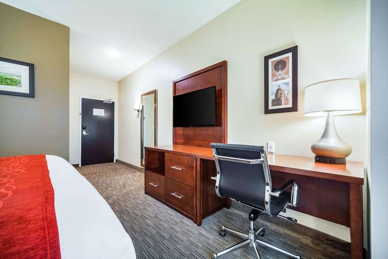 Hotel Comfort Inn & Suites
