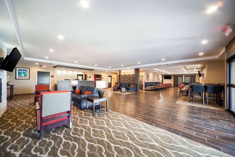 Hotel Comfort Inn & Suites