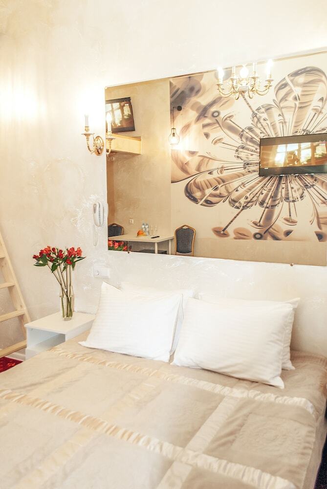 Hotel Grand On Bolshoy