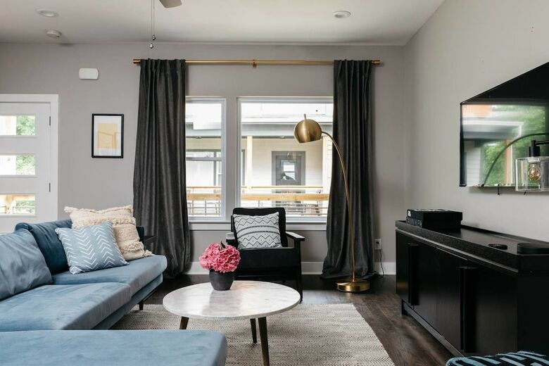 Vibrant 3br/4ba Min To Dt