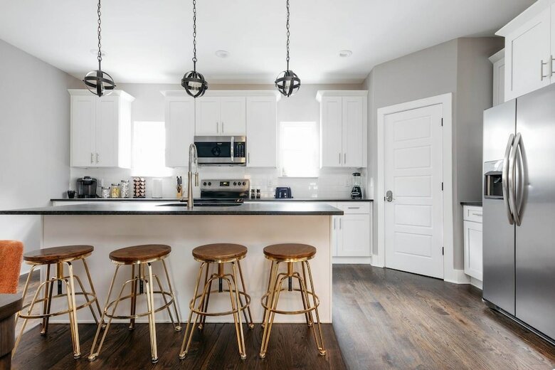 Vibrant 3br/4ba Min To Dt