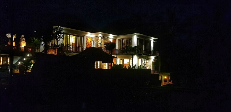 Bed & Breakfast Sanggraloka Suite