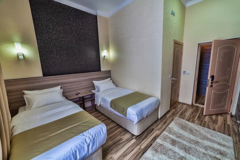 Level Hotel
