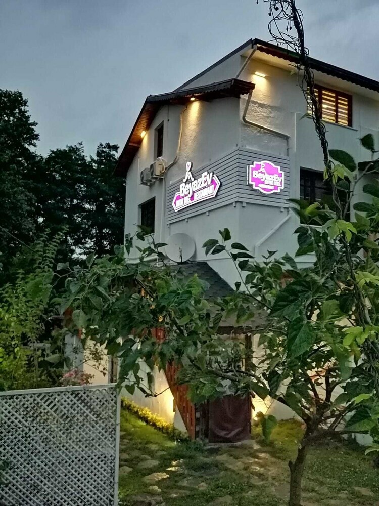 Hotel Beyaz Ev Butik Otel Masukiye