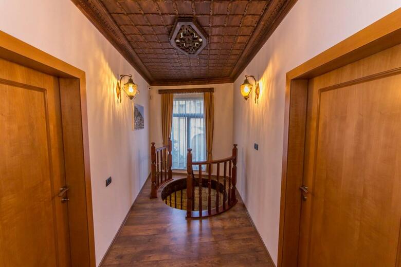Heraklis Hotel