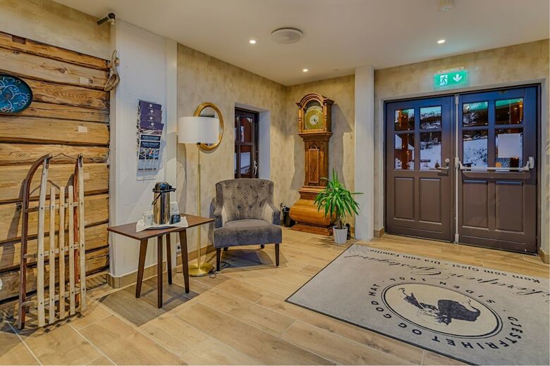 Hotel Eikerapen Gjestegard �seral